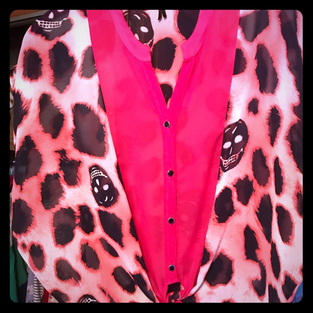 pink skull  tie shirt